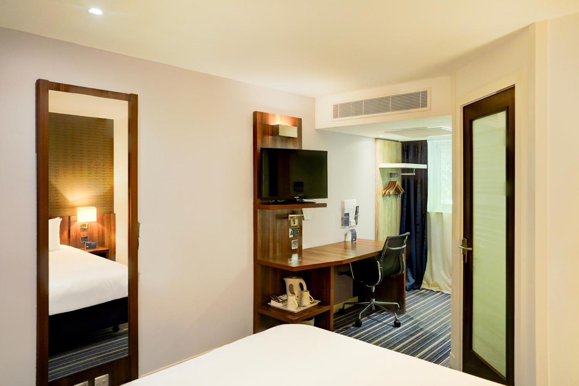 Belvilla Crewe City Centre Hotel Lifestyle Exterior photo