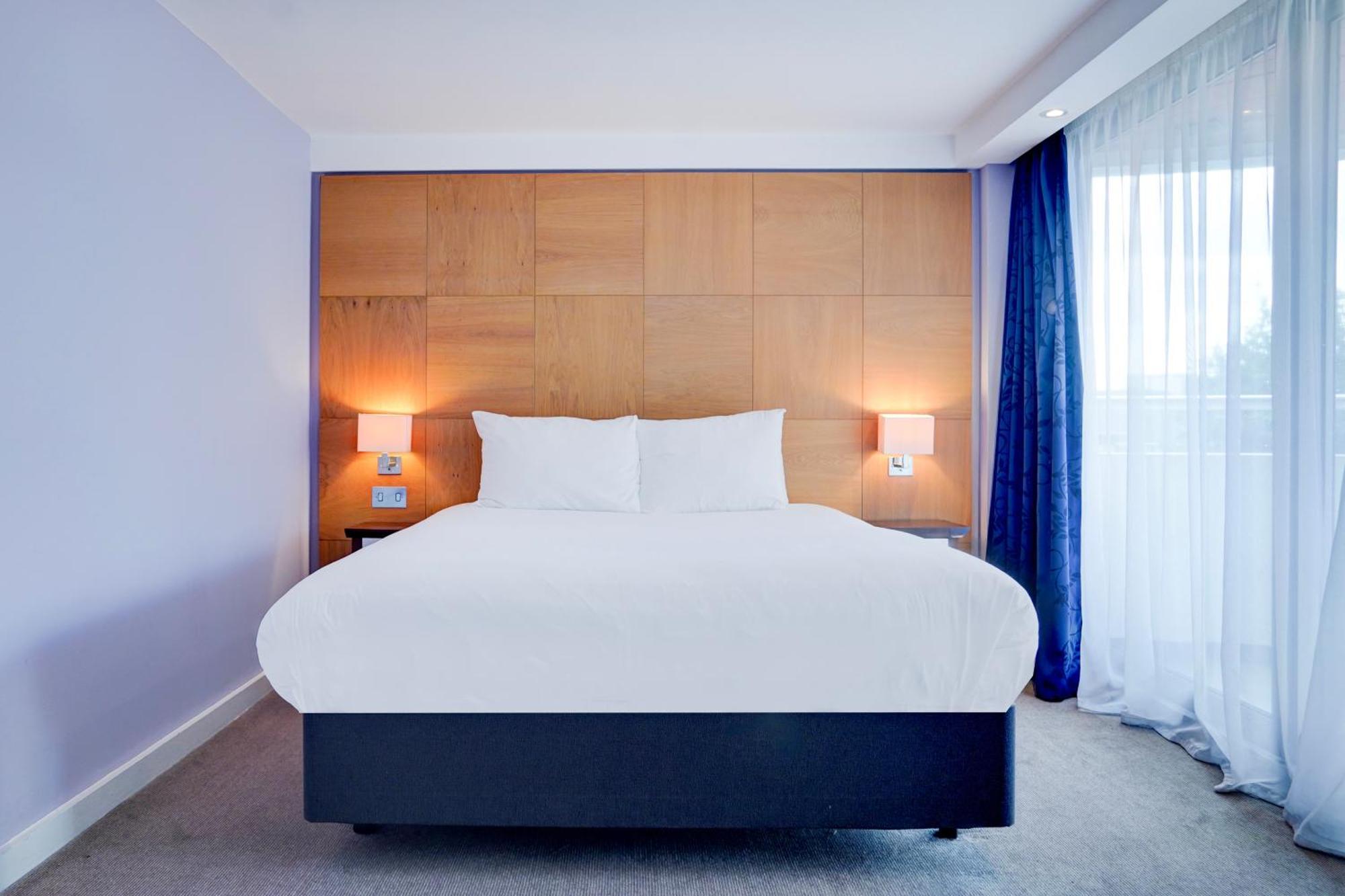 Belvilla Crewe City Centre Hotel Lifestyle Exterior photo