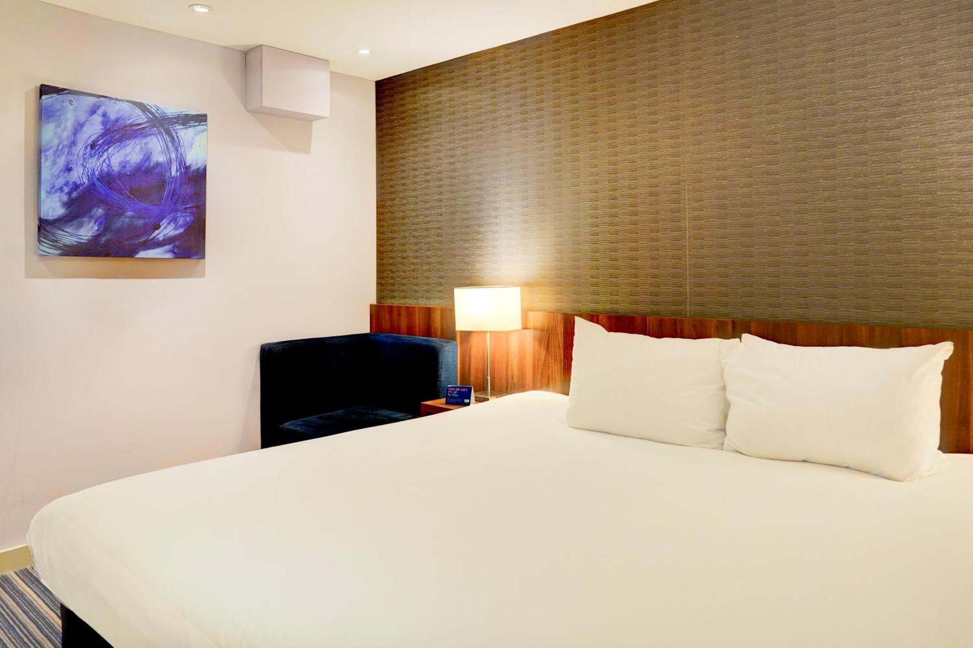 Belvilla Crewe City Centre Hotel Lifestyle Exterior photo