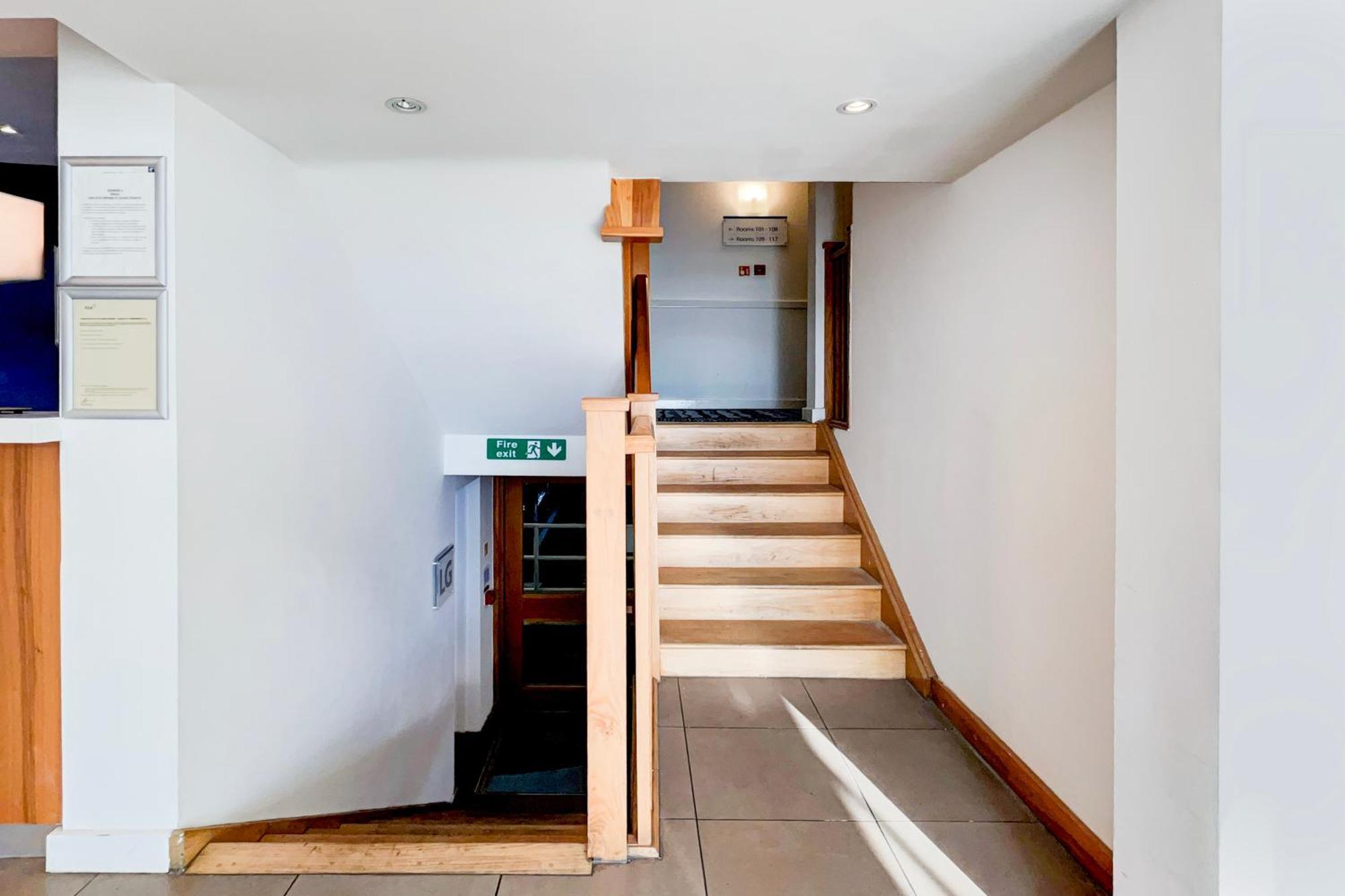 Belvilla Crewe City Centre Hotel Lifestyle Exterior photo